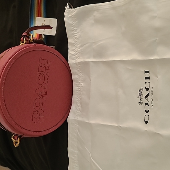 Coach Handbags - COACH Penn Crossbody bag grained cow leather